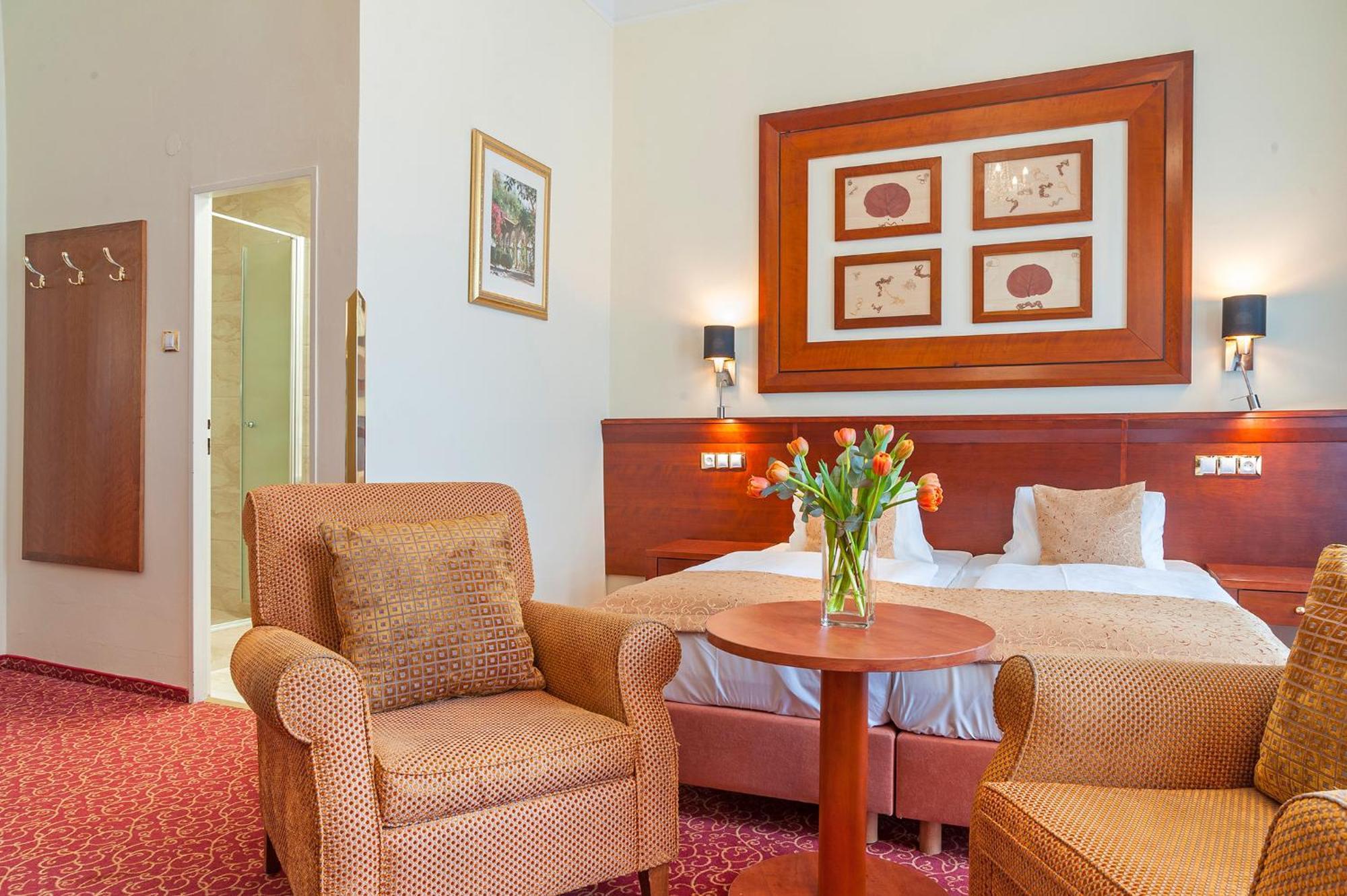 Spa Resort Pawlik-Aquaforum ฟรันทิชโกวี ลาซเน ภายนอก รูปภาพ