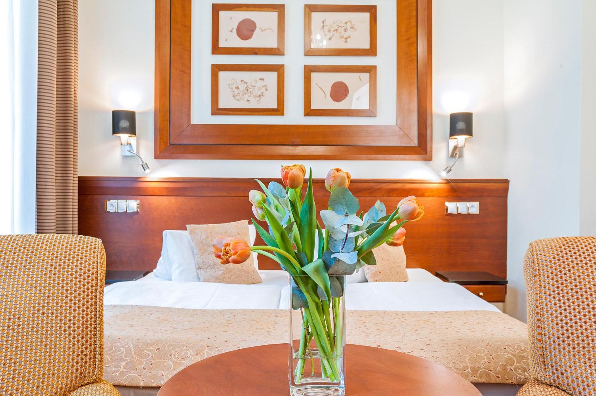 Spa Resort Pawlik-Aquaforum ฟรันทิชโกวี ลาซเน ภายนอก รูปภาพ