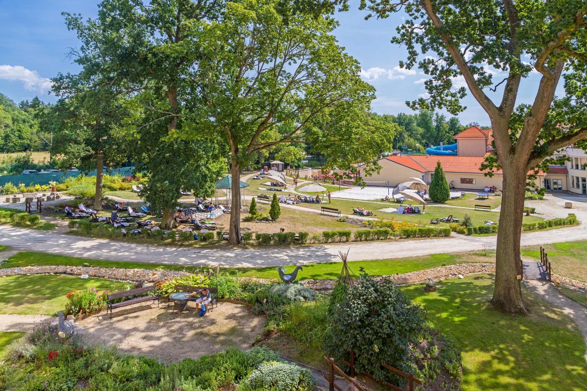 Spa Resort Pawlik-Aquaforum ฟรันทิชโกวี ลาซเน ภายนอก รูปภาพ